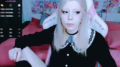 Snapshot of succubus_leslie chatting on April 1, 2026, 6:14 am succubus_leslie online show from April 1, 2026, 6:14 am