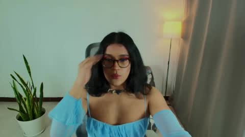 Snapshot of succubus_vitta chatting on June 7, 2026, 2:48 am Vitta online show from June 7, 2026, 2:48 am