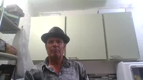 Snapshot of suckitu812 chatting on February 3, 2025, 11:31 am SUCKITU812 online show from February 3, 2025, 11:31 am