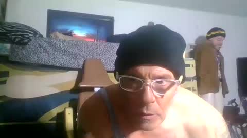 Snapshot of suckitu812 chatting on October 10, 2025, 9:36 pm SUCKITU812 online show from October 10, 2025, 9:36 pm