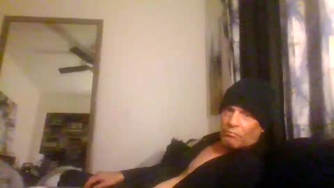 Snapshot of suckitu812 chatting on January 11, 2026, 1:10 am SUCKITU812 online show from January 11, 2026, 1:10 am