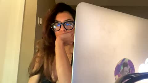 Snapshot of suckmythong410104 chatting on December 20, 2024, 8:28 am SaraSabeen online show from December 20, 2024, 8:28 am