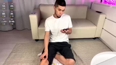 Emmy online show from December 12, 2024, 12:33 pm