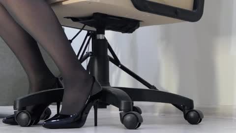 sugar1014 online show from February 18, 2025, 1:44 pm