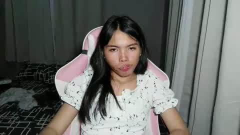 sugar_holly96 online show from April 17, 2026, 1:03 pm