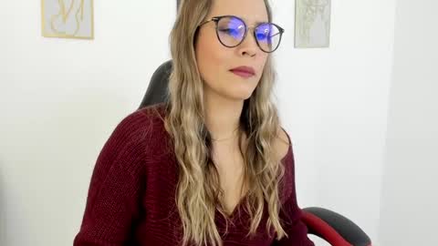 sugar_milff online show from January 4, 2025, 2:35 pm