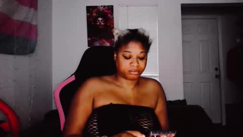 lexi love online show from November 20, 2025, 4:29 pm