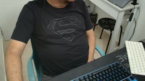 Snapshot of sugarhairybear chatting on April 7, 2026, 12:05 pm Johnny online show from April 7, 2026, 12:05 pm