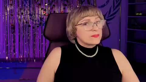 Vivien online show from February 22, 2025, 3:14 pm