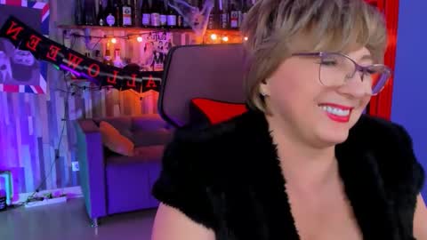 Vivien online show from October 28, 2025, 1:47 pm