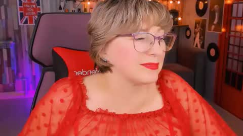 Vivien online show from November 12, 2025, 2:17 pm