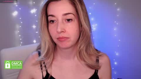 Mia online show from December 2, 2025, 4:13 pm