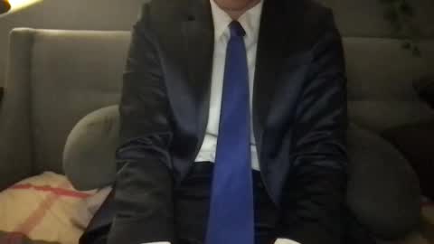 Snapshot of suitfetishez chatting on March 6, 2026, 5:48 am suitfetishez online show from March 6, 2026, 5:48 am