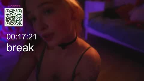 Snapshot of suk_ki chatting on September 17, 2025, 3:19 am Lika ginger  Jessy blond   online show from September 17, 2025, 3:19 am