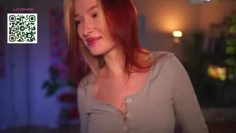 Snapshot of suk_ki chatting on September 23, 2025, 6:16 am Lika ginger  Jessy blond   online show from September 23, 2025, 6:16 am