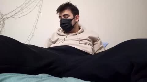 Snapshot of sullyniko chatting on October 15, 2025, 7:36 pm Niko online show from October 15, 2025, 7:36 pm