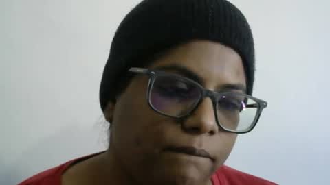 sultryindianxx100 online show from April 28, 2026, 7:13 am