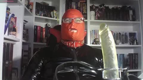 Sumisolatex online show from October 14, 2025, 6:31 pm