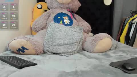 Snapshot of summer_romance chatting on March 6, 2025, 5:35 am Andres-tattoos  Derek Hairy online show from March 6, 2025, 5:35 am