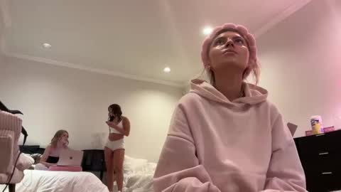 Snapshot of summerclarke2 chatting on October 9, 2025, 6:06 pm summerclarke2 online show from October 9, 2025, 6:06 pm