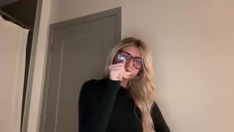 Snapshot of summerclarkee chatting on February 28, 2026, 4:30 pm summerclarkee online show from February 28, 2026, 4:30 pm