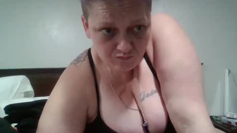 Summer Divine online show from November 20, 2025, 1:39 am