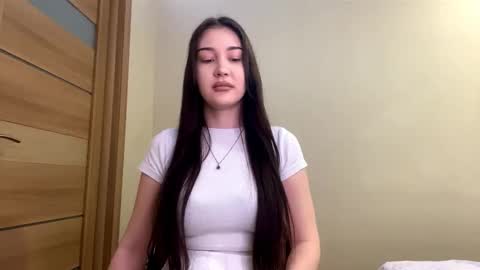 Snapshot of summersandmann chatting on November 7, 2025, 1:44 pm Emily online show from November 7, 2025, 1:44 pm