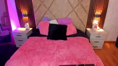       -  - online show from November 6, 2025, 2:40 pm