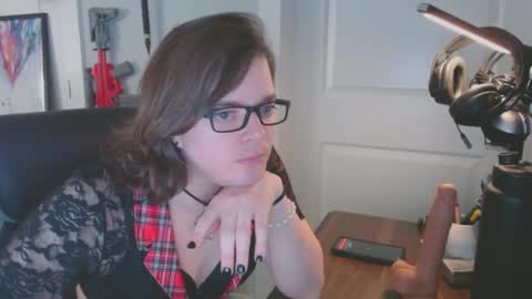 Summer The Small online show from February 5, 2025, 4:14 pm