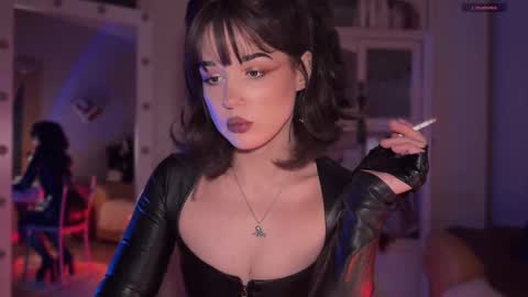 Miss Nelly online show from November 17, 2025, 10:37 pm