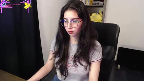  violetta  online show from October 6, 2025, 2:58 pm