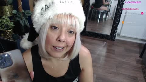 Snapshot of sunni_hottie chatting on December 18, 2024, 2:21 am Sunni Knight online show from December 18, 2024, 2:21 am