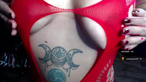 Snapshot of sunni_hottie chatting on October 5, 2025, 1:26 am Sunni Knight online show from October 5, 2025, 1:26 am