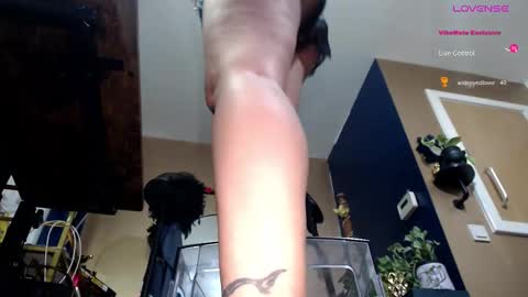 Snapshot of sunni_hottie chatting on October 17, 2025, 1:42 am Sunni Knight online show from October 17, 2025, 1:42 am