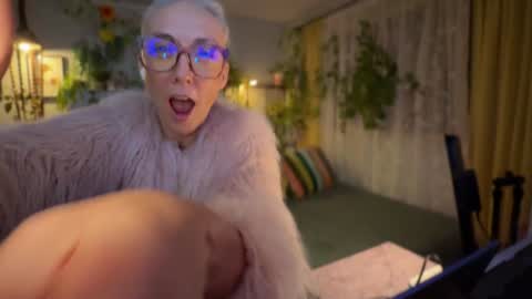 Hi Im Sunnie - Next show Friday August 1 online show from November 21, 2025, 1:32 pm