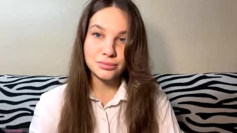 Luna online show from December 1, 2025, 2:27 am