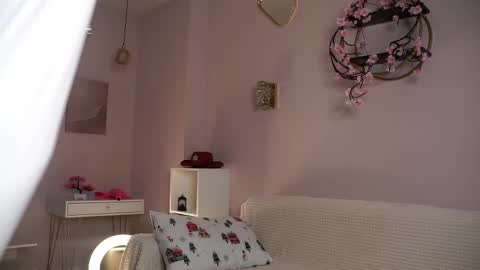 Lily online show from March 14, 2026, 2:44 pm