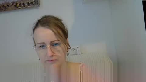 sunny__mood online show from April 15, 2026, 8:21 am