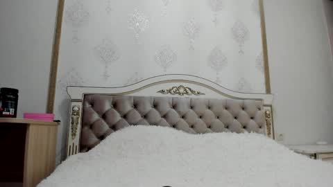 Vanessa online show from April 6, 2026, 5:30 am