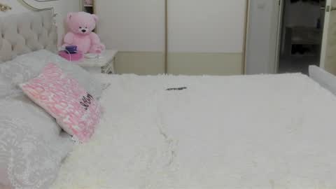 Vanessa online show from April 12, 2026, 5:12 am