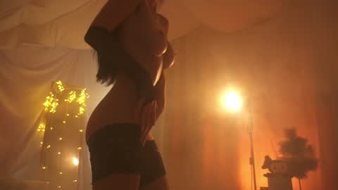 Maria online show from December 26, 2024, 2:33 am