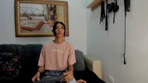 Snapshot of sunny_os chatting on December 23, 2025, 1:58 am Sunny online show from December 23, 2025, 1:58 am