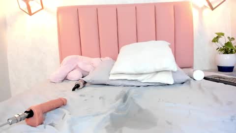  S U N N Y online show from February 7, 2025, 11:55 pm