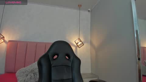  S U N N Y online show from September 13, 2025, 12:38 pm