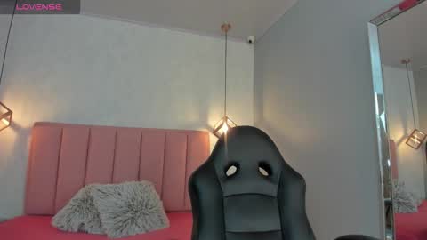  S U N N Y online show from September 27, 2025, 12:32 pm