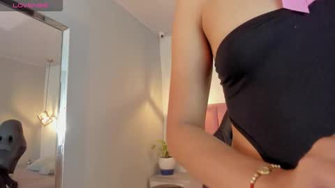  S U N N Y online show from October 30, 2025, 12:50 pm