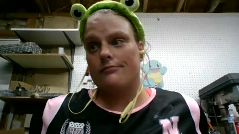 Sunnie online show from September 17, 2025, 9:38 pm