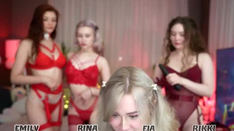 Snapshot of sunnyfia chatting on September 19, 2025, 3:52 am Fia  -  TG -  Mia -  Alice -  online show from September 19, 2025, 3:52 am