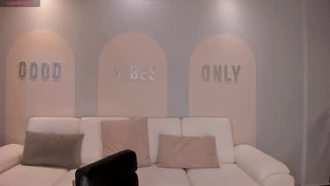 Sunny Rivers online show from February 6, 2025, 6:35 pm