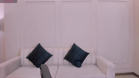 Sunny Rivers online show from December 3, 2025, 3:43 pm